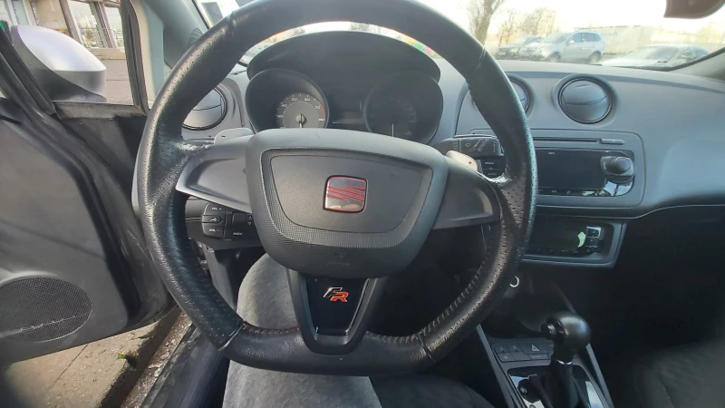 Seat Ibiza спорт, снимка 6 - Автомобили и джипове - 49156887