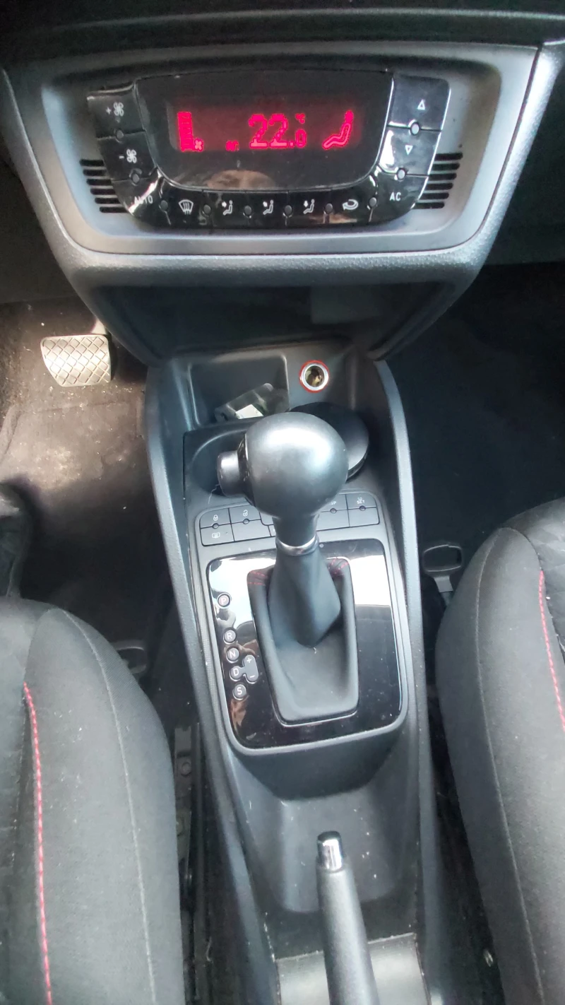 Seat Ibiza спорт, снимка 7 - Автомобили и джипове - 48627812