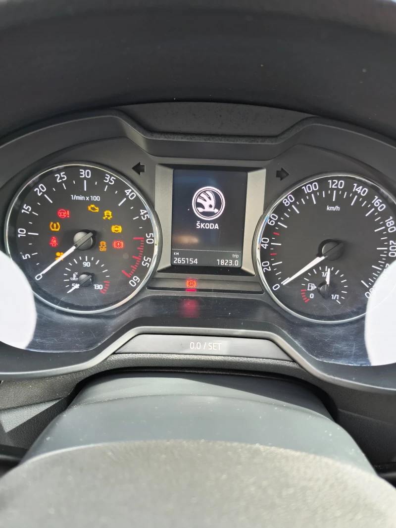 Skoda Octavia, снимка 15 - Автомобили и джипове - 52445905