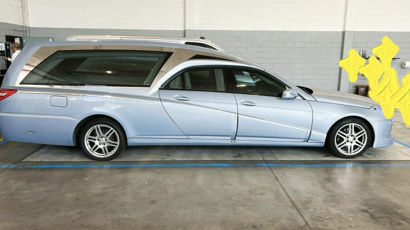 Mercedes-Benz E 220 M400 SLS, снимка 2 - Автомобили и джипове - 52743012