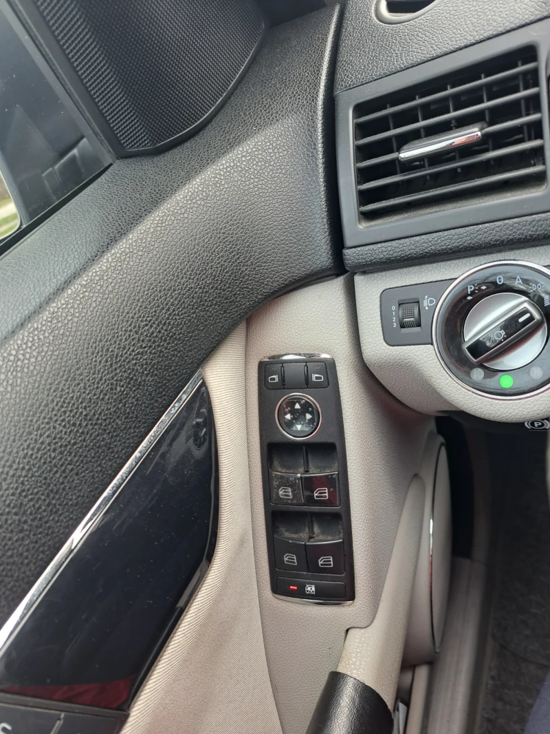 Mercedes-Benz C 200 2.2 CDI, снимка 4 - Автомобили и джипове - 53053452