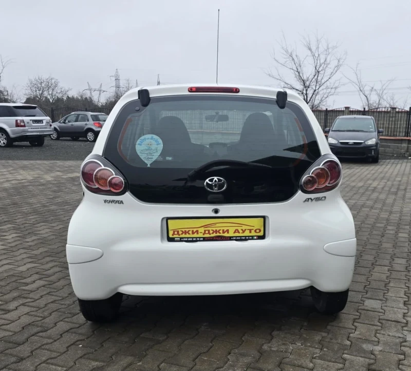 Toyota Aygo 1.0i АВТОМАТИК , снимка 5 - Автомобили и джипове - 53192618