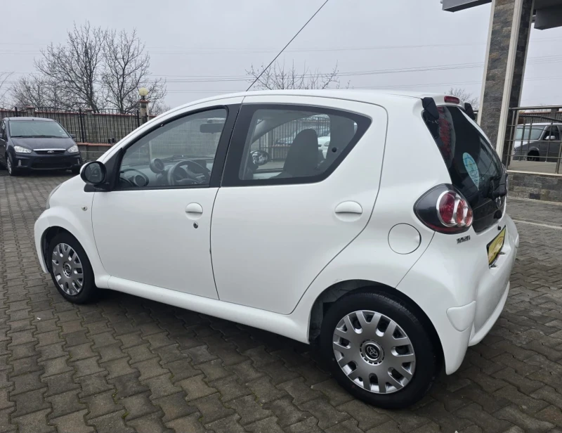 Toyota Aygo 1.0i АВТОМАТИК , снимка 6 - Автомобили и джипове - 53192618