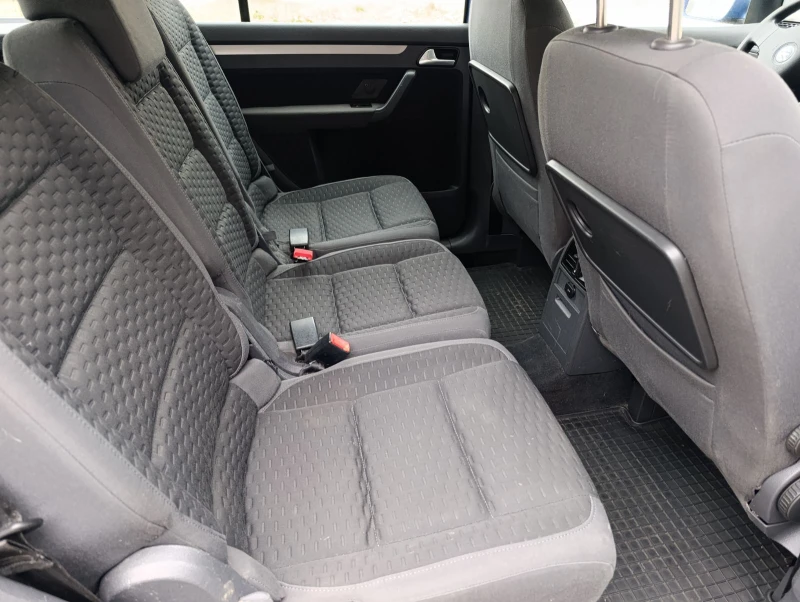 VW Touran 7 места / 1.9 TDI 105 к.с. BLS, снимка 14 - Автомобили и джипове - 53202762