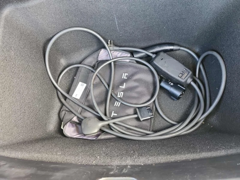 Tesla Model 3 * * LONG RANGE* * CARFAX * * АВТО КРЕДИТ * * , снимка 10 - Автомобили и джипове - 53205711