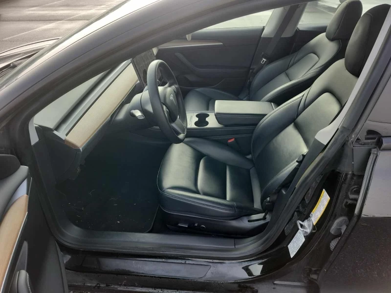 Tesla Model 3 * * LONG RANGE* * CARFAX * * АВТО КРЕДИТ * * , снимка 7 - Автомобили и джипове - 53205711