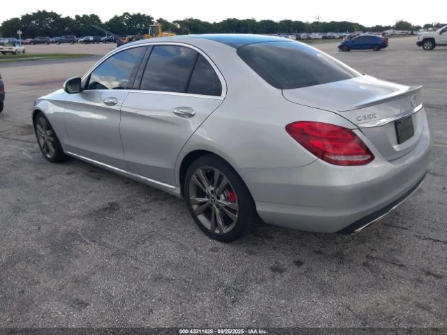 Mercedes-Benz C 300  - изображение 4