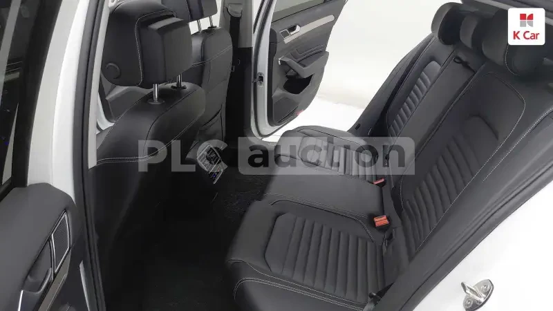 VW Passat 2.0TDI | ДИСТРОНИК | ОБДУХВАНЕ | DIGITAL | ТЕХНО, снимка 6 - Автомобили и джипове - 54239651