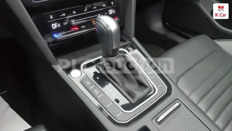 VW Passat 2.0TDI | ДИСТРОНИК | ОБДУХВАНЕ | DIGITAL | ТЕХНО, снимка 7 - Автомобили и джипове - 54239651