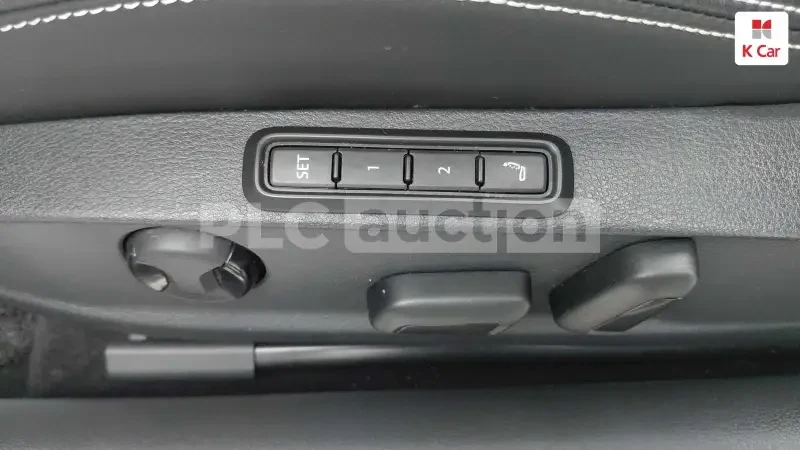 VW Passat 2.0TDI | ДИСТРОНИК | ОБДУХВАНЕ | DIGITAL | ТЕХНО, снимка 13 - Автомобили и джипове - 54239651