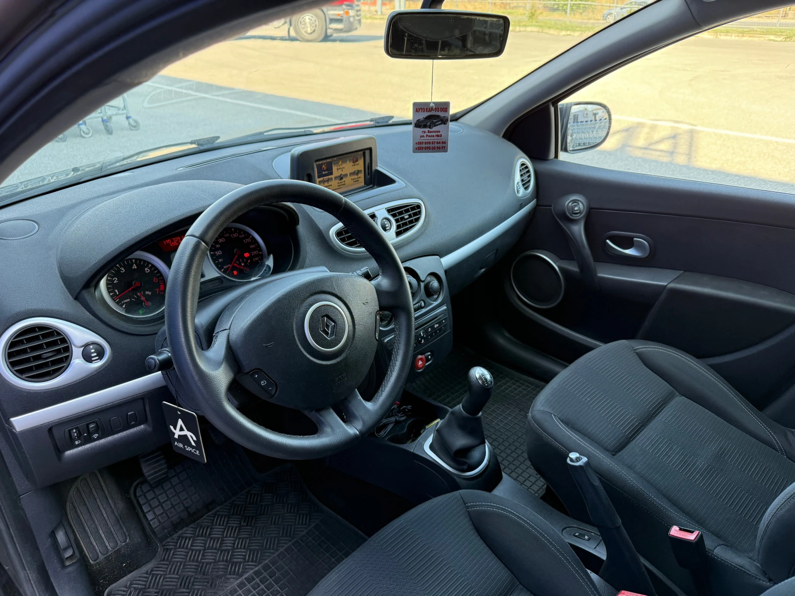 Renault Clio 1.2 75 к.с - изображение 5
