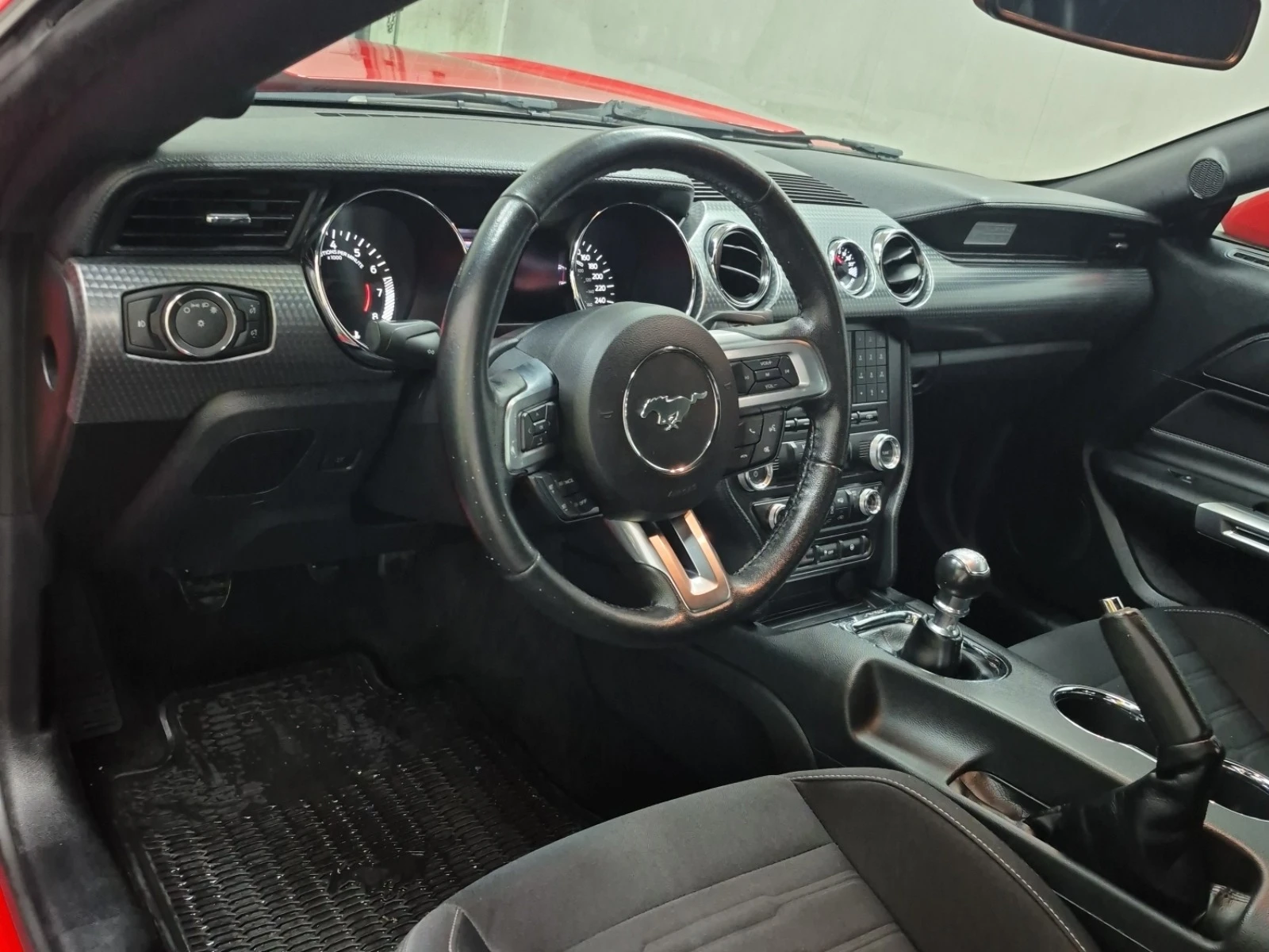 Ford Mustang * * CARFAX * *   * *  | Mobile.bg   9