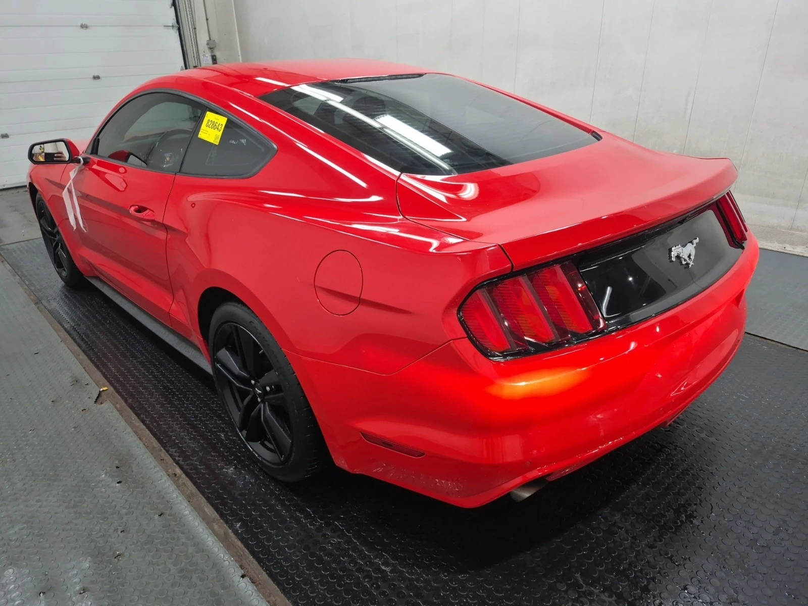 Ford Mustang * * CARFAX * *   * *  | Mobile.bg   6