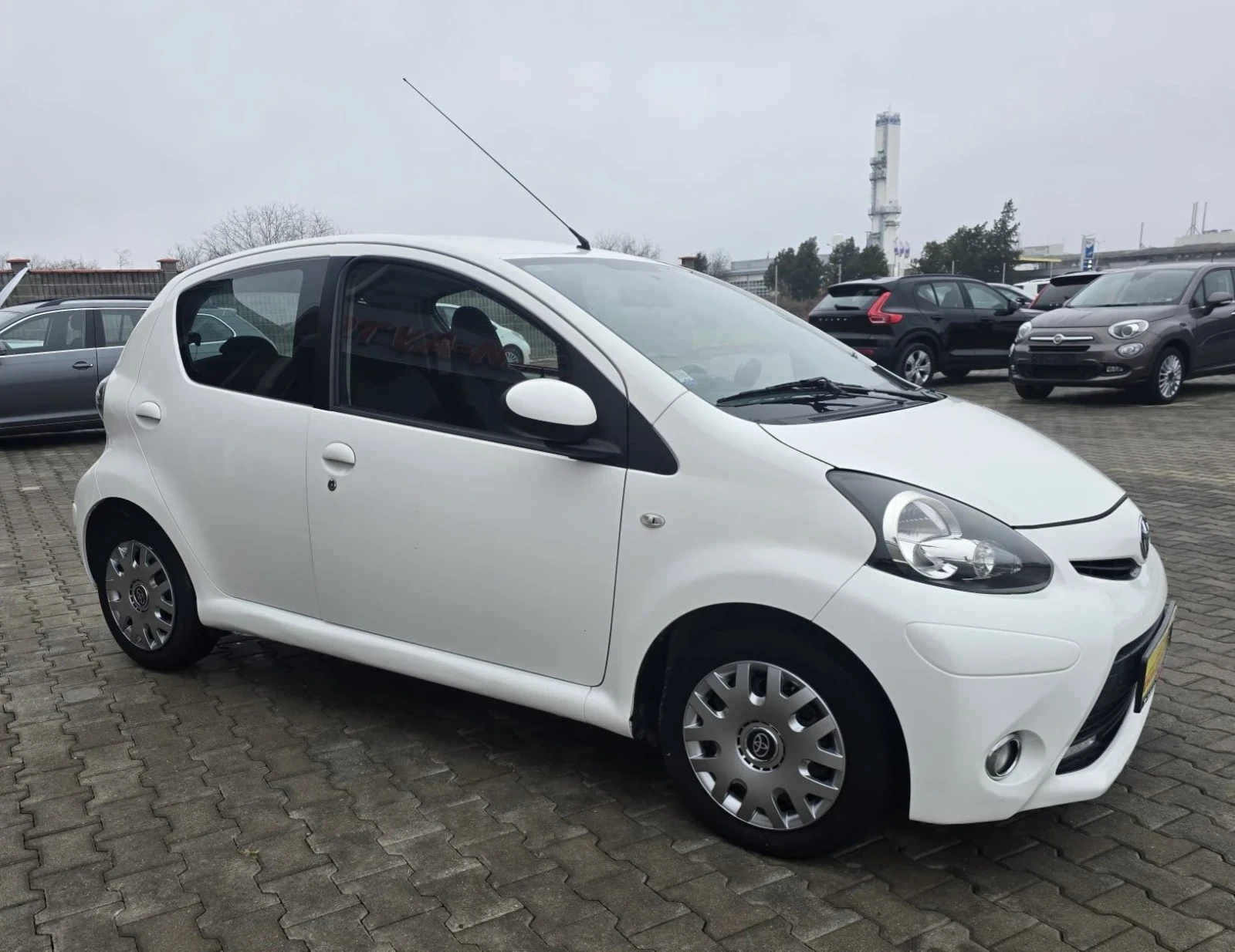 Toyota Aygo 1.0i АВТОМАТИК  - изображение 3