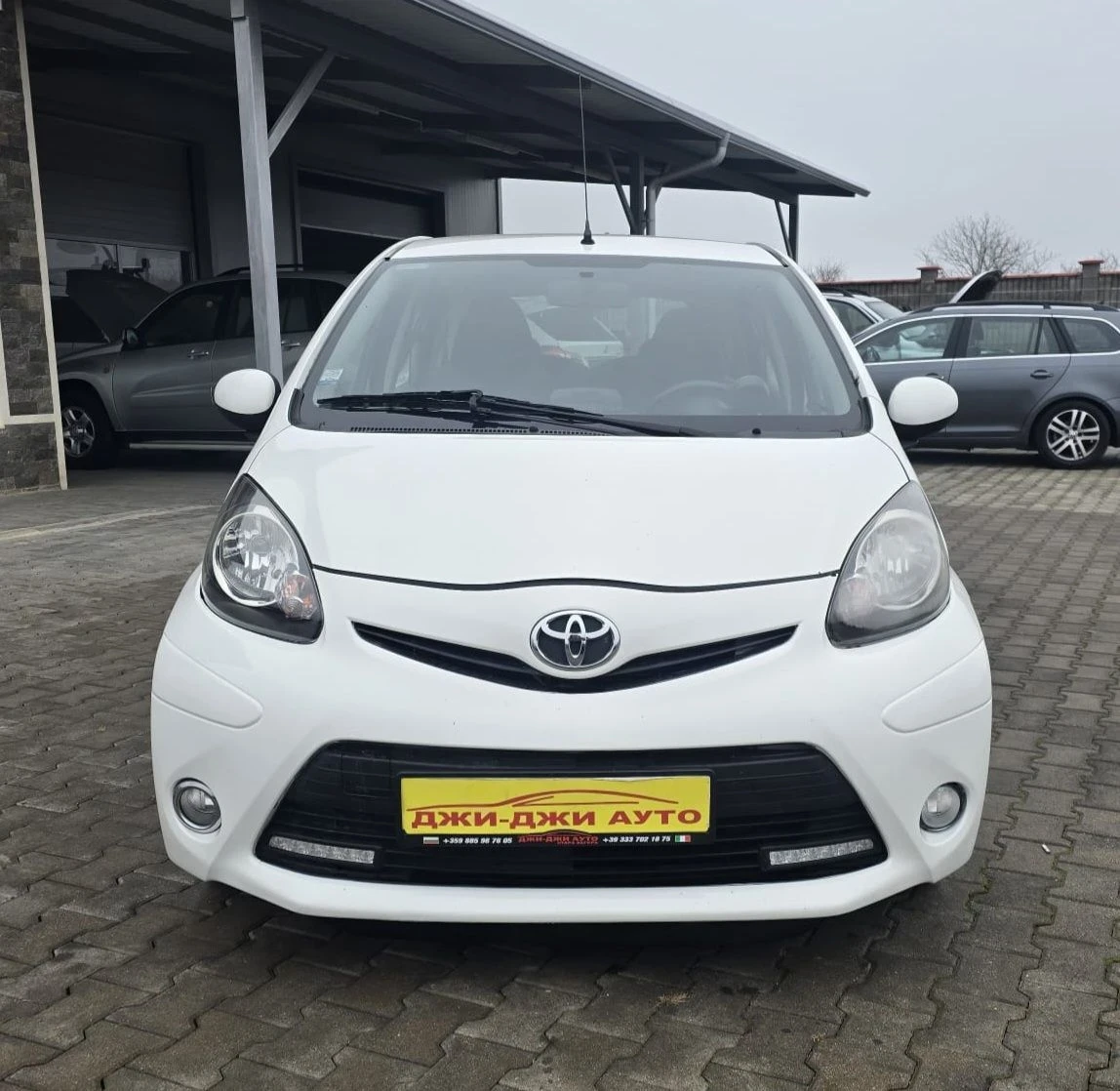 Toyota Aygo 1.0i АВТОМАТИК  - изображение 2