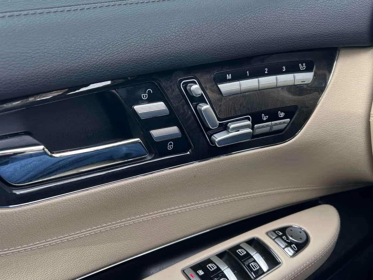 Mercedes-Benz CL * 5.5L 4MATIC * 2 КЛЮЧА* PANO* KEYLESS* ПОДГРЕВ* , снимка 17 - Автомобили и джипове - 53966710