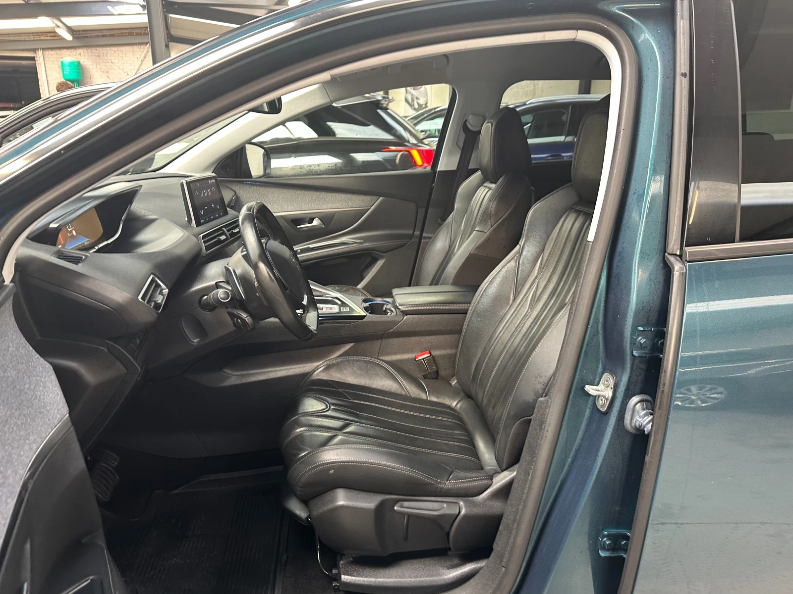 Peugeot 5008 1.5 HDI Allure, снимка 6 - Автомобили и джипове - 54076602