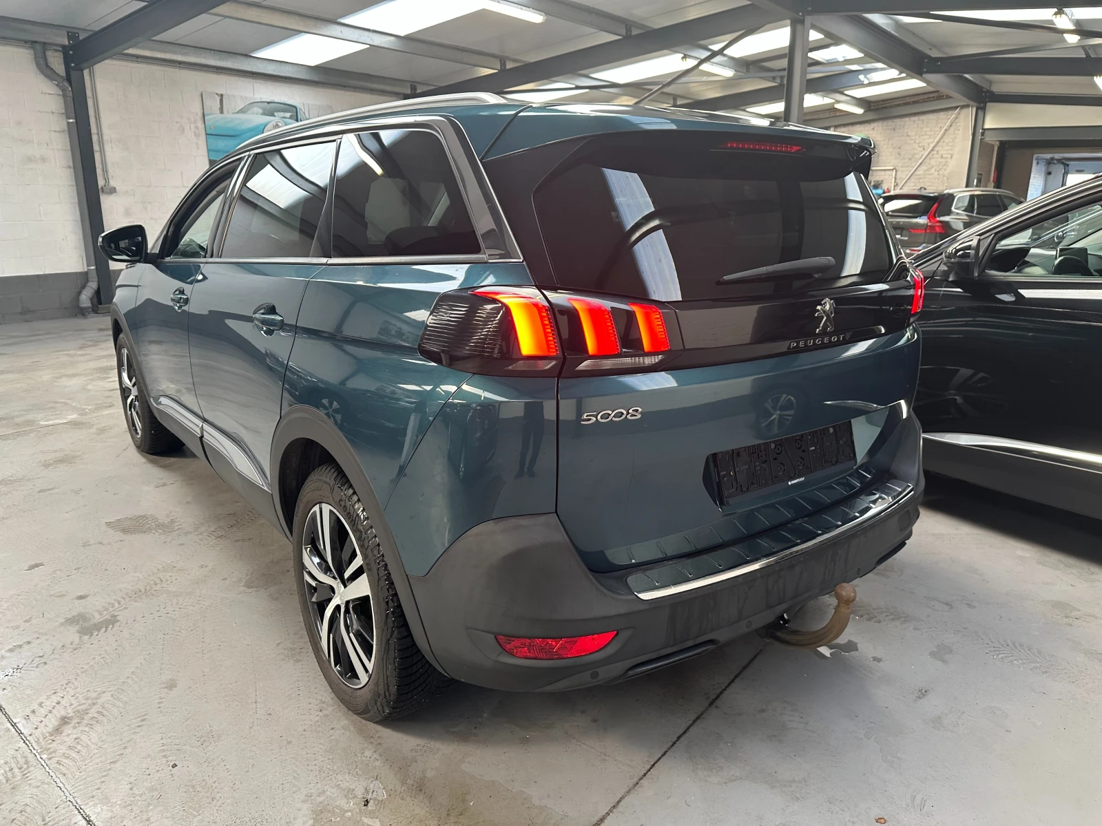 Peugeot 5008 1.5 HDI Allure, снимка 4 - Автомобили и джипове - 54076602