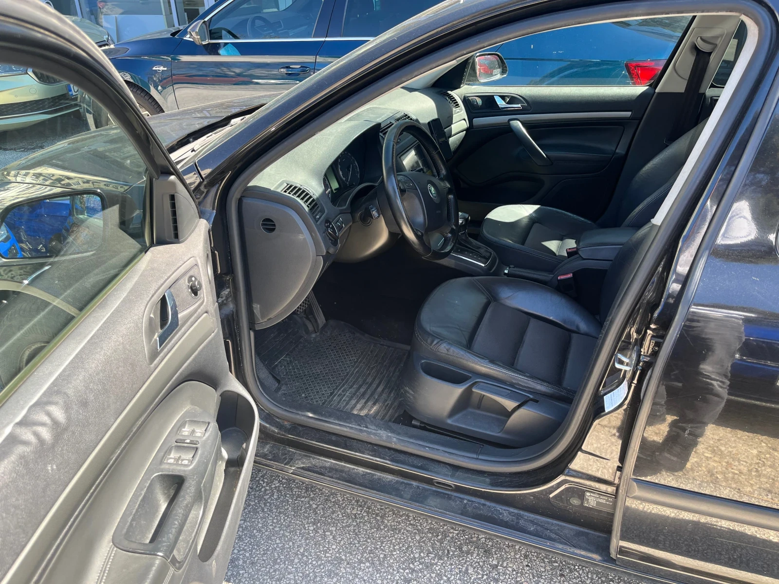 Skoda Octavia 2.0TDI 6DSG , снимка 6 - Автомобили и джипове - 54109465