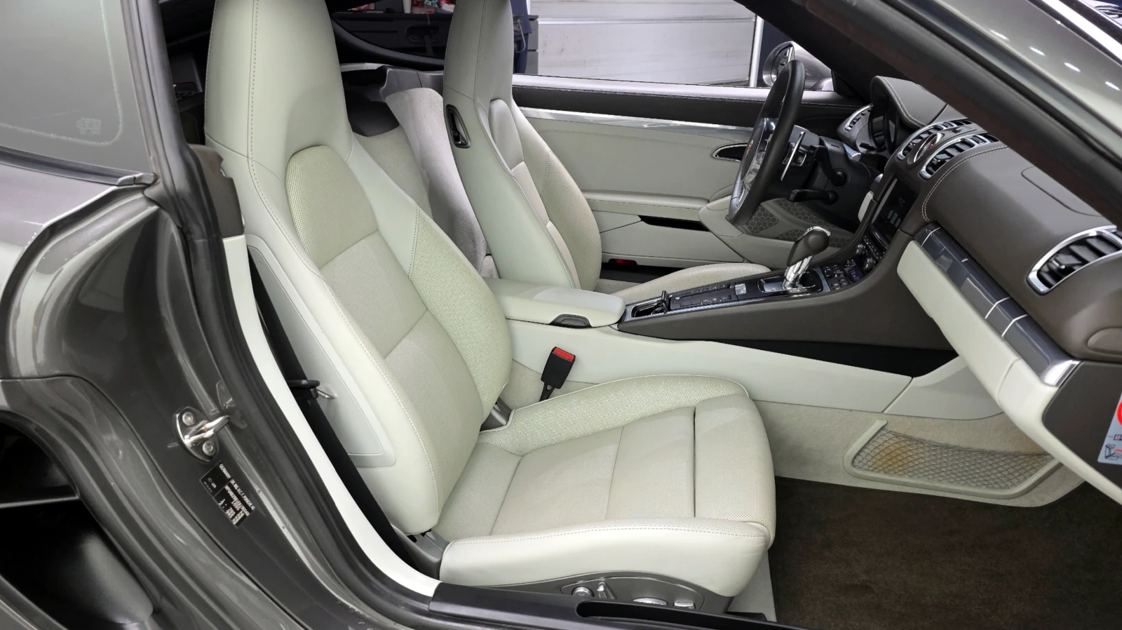 Porsche Cayman АВТОКРЕДИТ* ПОДГРЕВ* ОБДУХВАНЕ* BOSE* ГЕНЕРАЦИЯ* , снимка 9 - Автомобили и джипове - 54682653