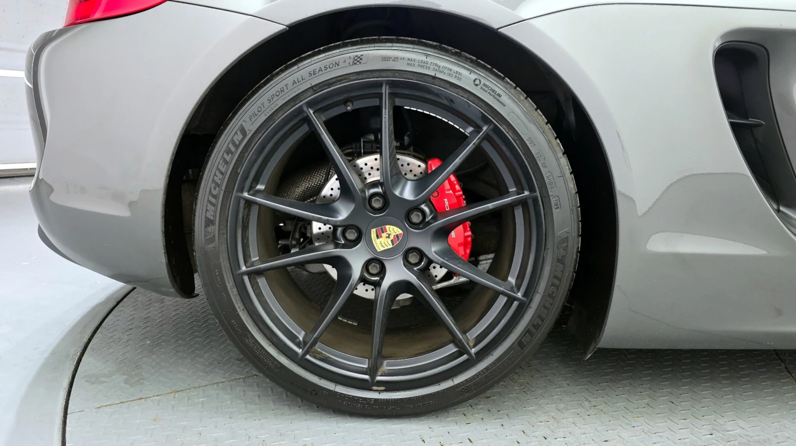 Porsche Cayman АВТОКРЕДИТ* ПОДГРЕВ* ОБДУХВАНЕ* BOSE* ГЕНЕРАЦИЯ* , снимка 3 - Автомобили и джипове - 54682653