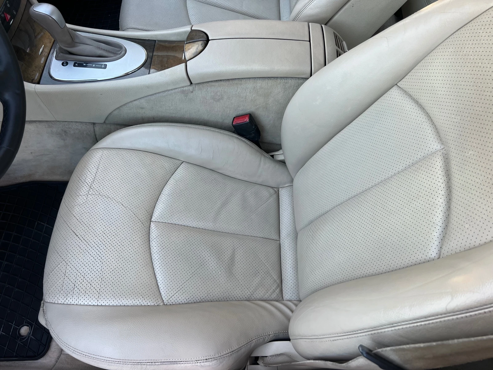 Mercedes-Benz E 320 CDI EVO/FACELIFT/AVANTGARDE/4MATIC/FULL/UNIKAT, снимка 11 - Автомобили и джипове - 54693521