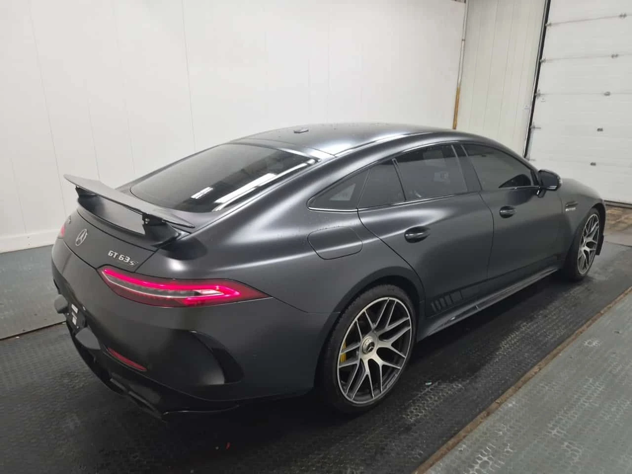 Mercedes-Benz AMG GT 63 S/ОБДУХВАНЕ/ПАНОРАМА/ДИСТРОНИК/360, снимка 3 - Автомобили и джипове - 54737735