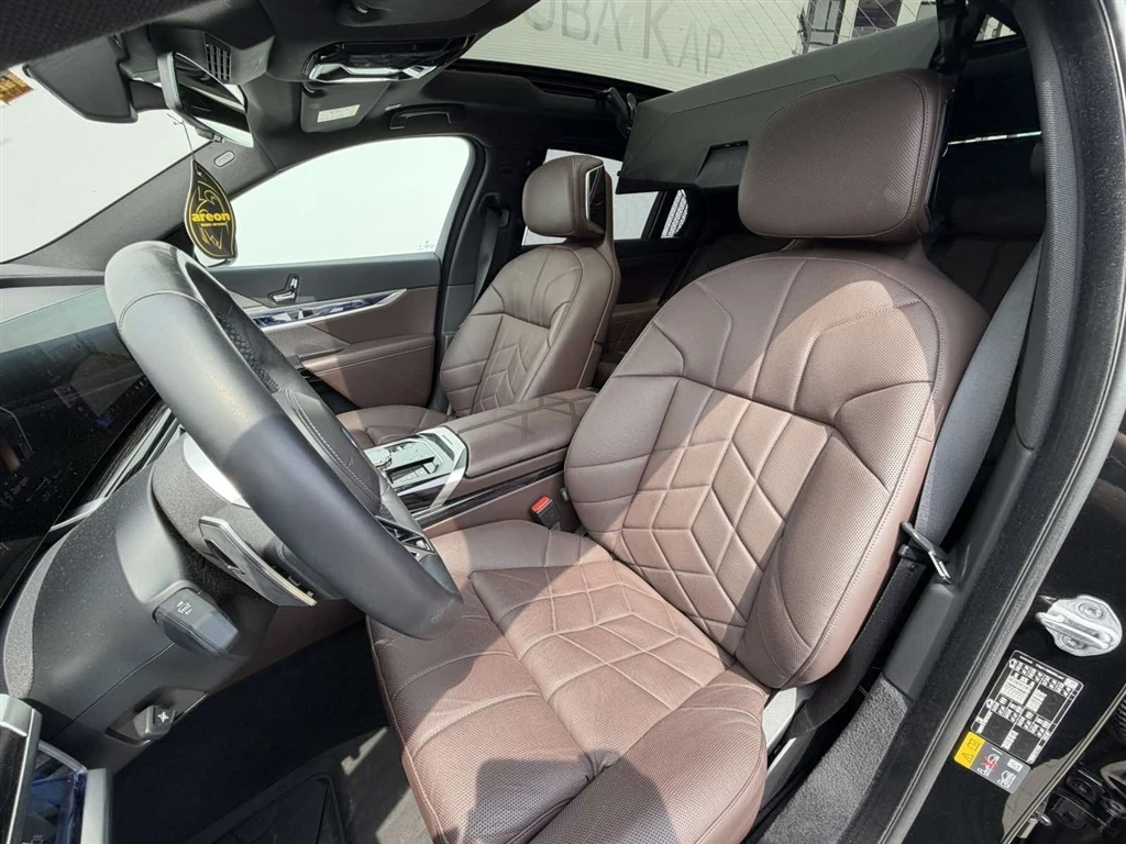 BMW 750 xDrive, снимка 9 - Автомобили и джипове - 54824286