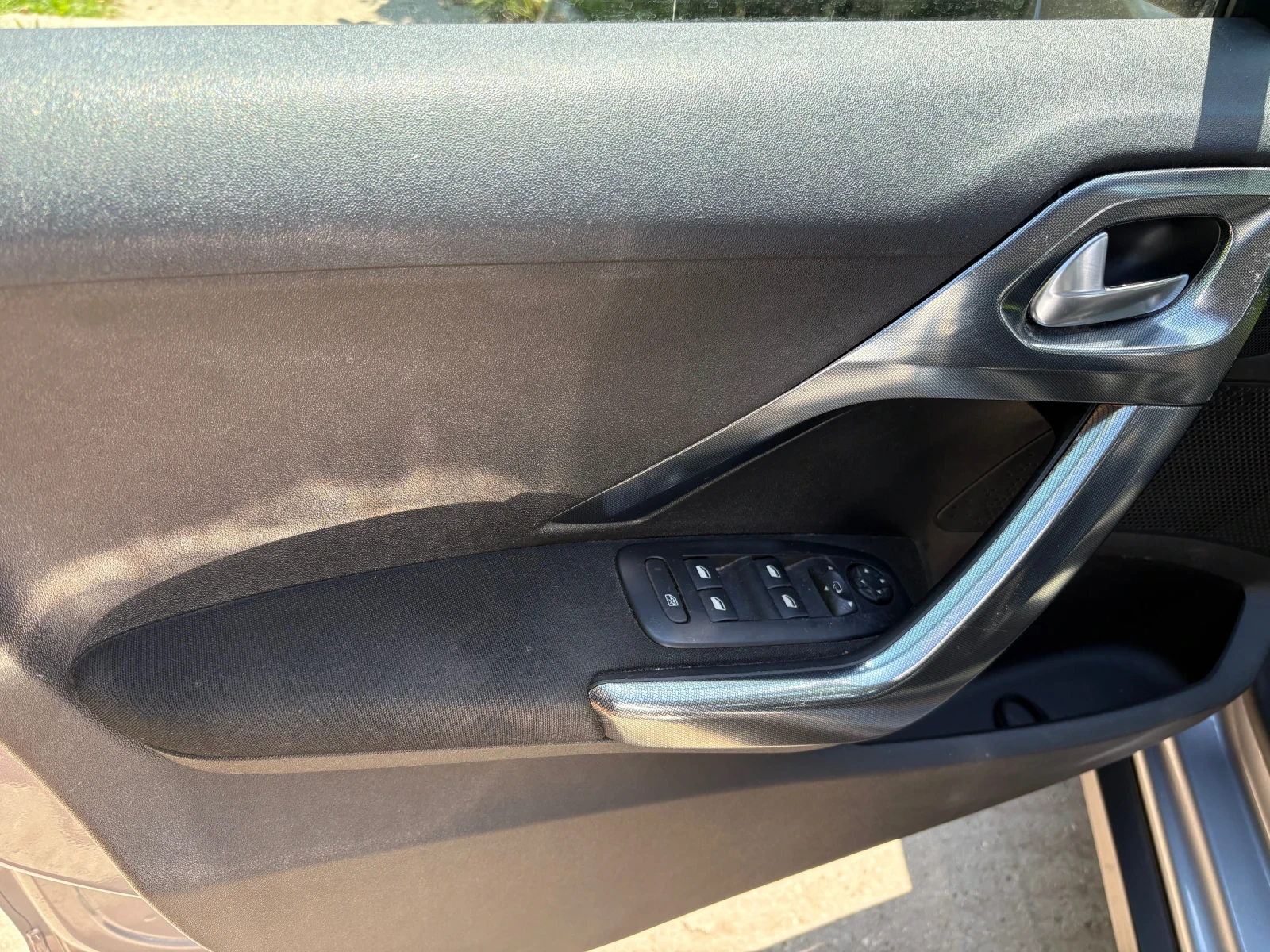 Peugeot 2008, снимка 8 - Автомобили и джипове - 55002939