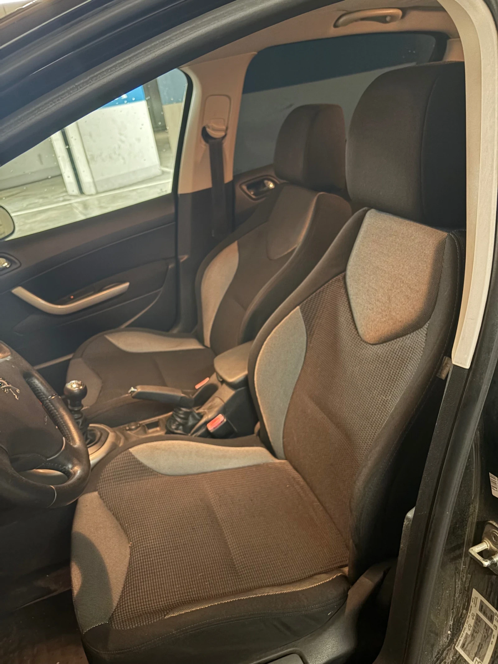 Peugeot 308 1.6 e-HDi FACE 180.000KM, снимка 5 - Автомобили и джипове - 55138099