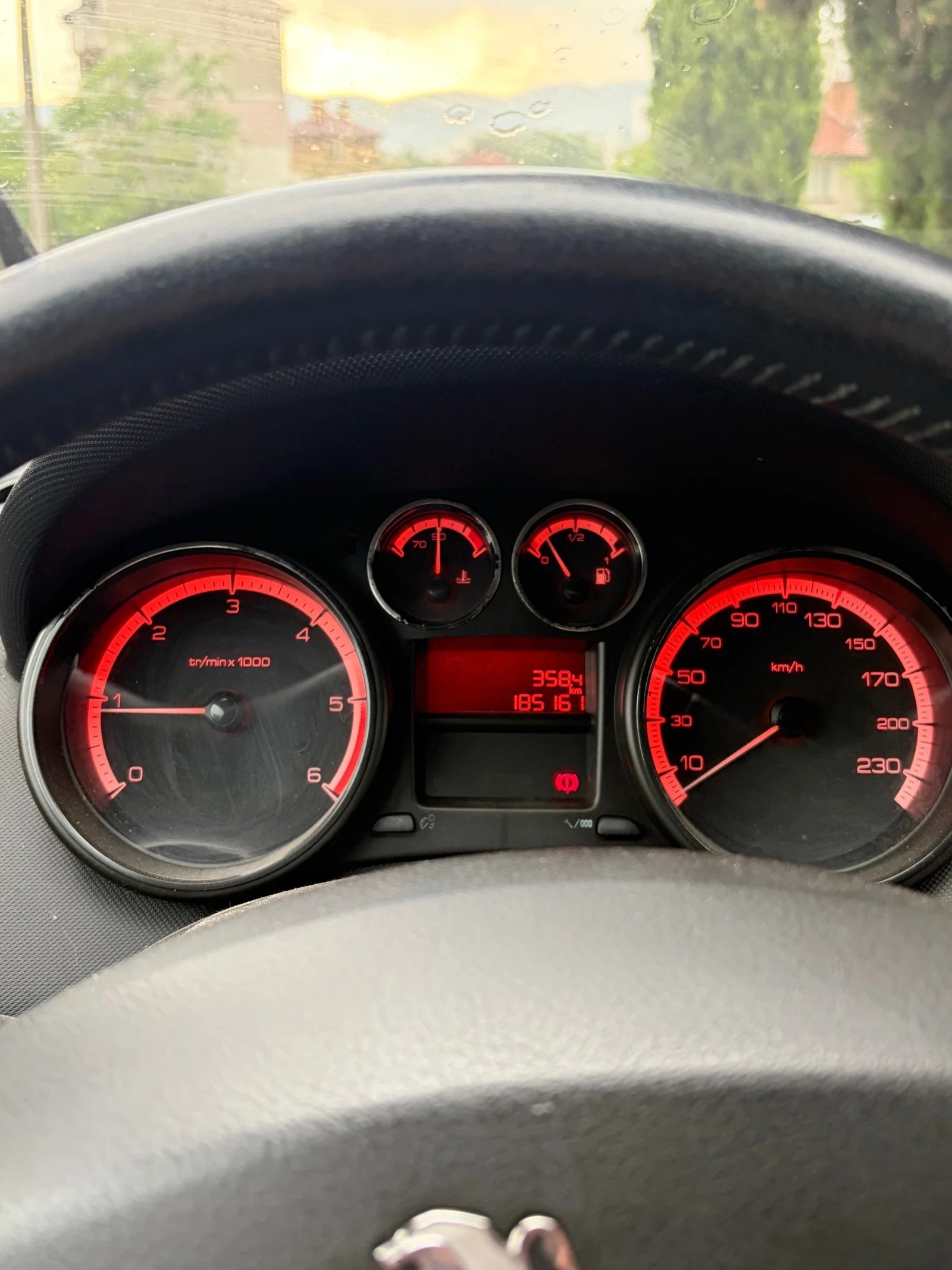 Peugeot 308 1.6 e-HDi FACE 180.000KM, снимка 7 - Автомобили и джипове - 55138099