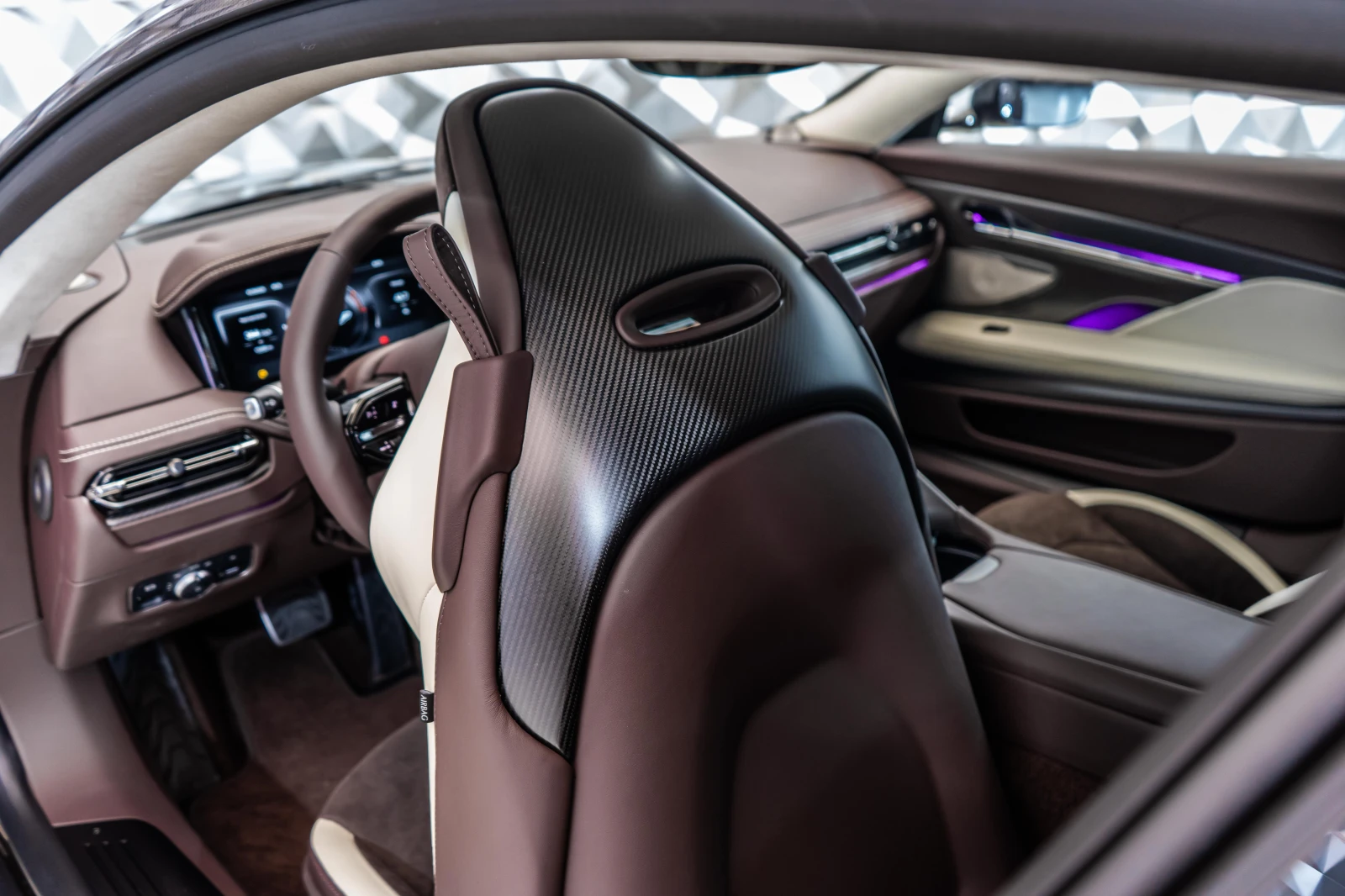 Aston Martin Други DB12 Coupe, снимка 14 - Автомобили и джипове - 55390474