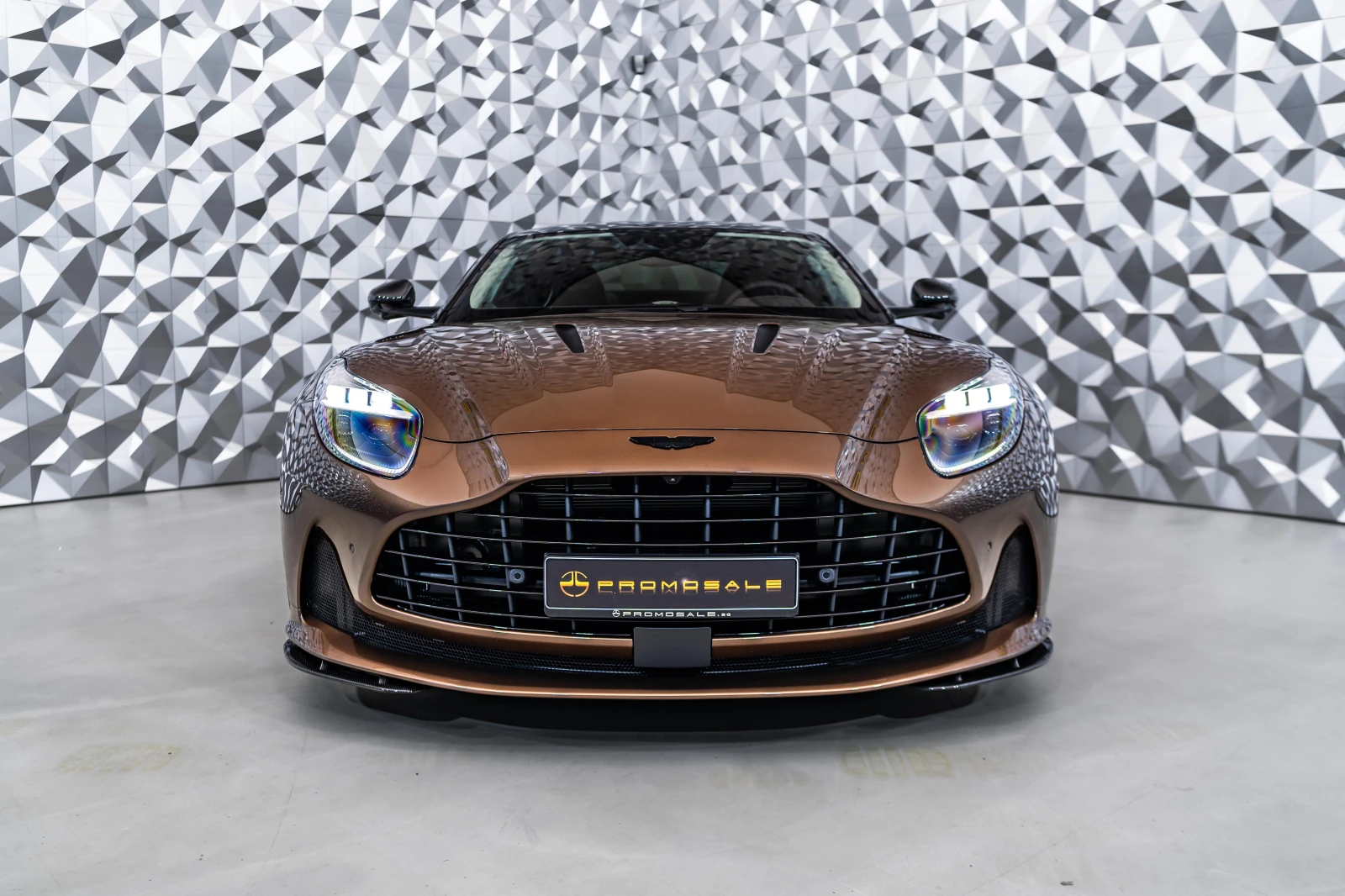 Aston Martin Други DB12 Coupe, снимка 2 - Автомобили и джипове - 55390474