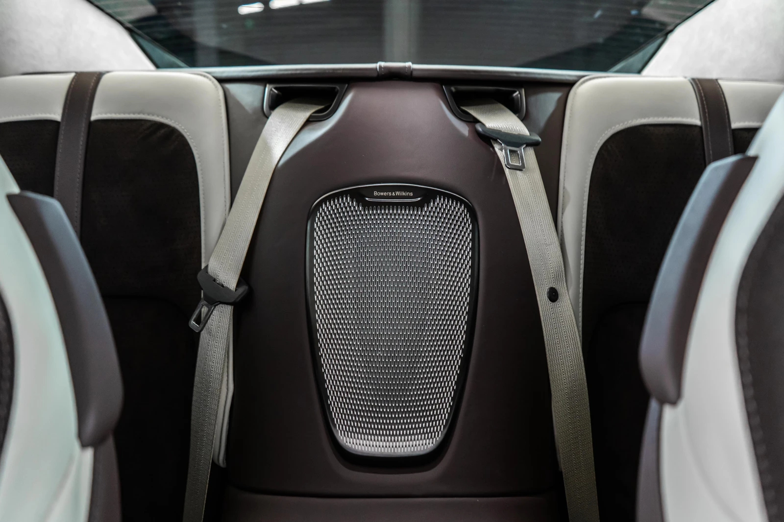 Aston Martin Други DB12 Coupe, снимка 16 - Автомобили и джипове - 55390474