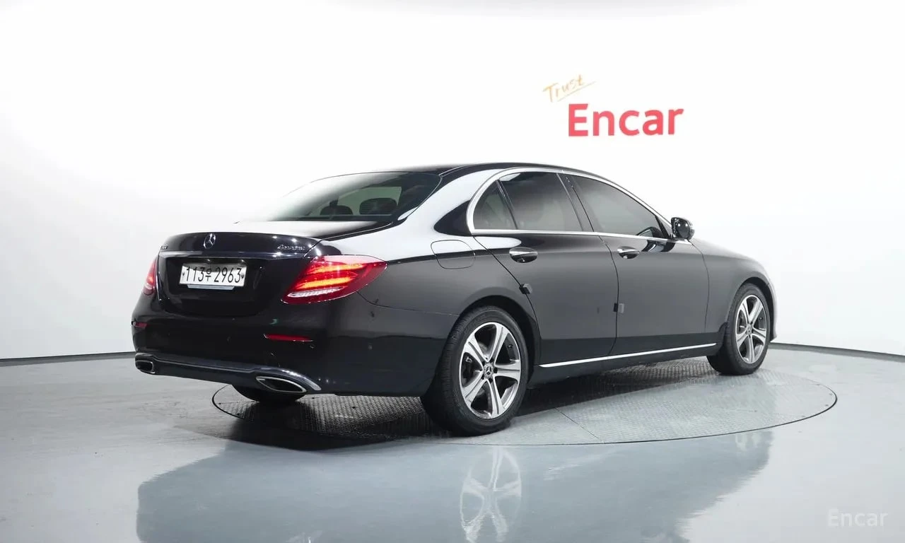 Mercedes-Benz E 300 * E300 4MATIC Avnatgarde * ЦЕНА ДО БГ, снимка 2 - Автомобили и джипове - 55800875