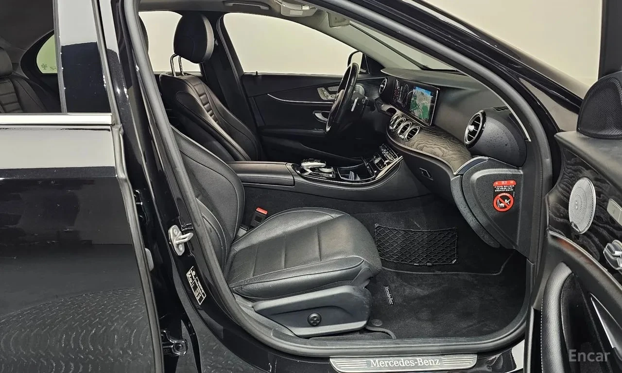 Mercedes-Benz E 300 * E300 4MATIC Avnatgarde * ЦЕНА ДО БГ, снимка 11 - Автомобили и джипове - 55800875