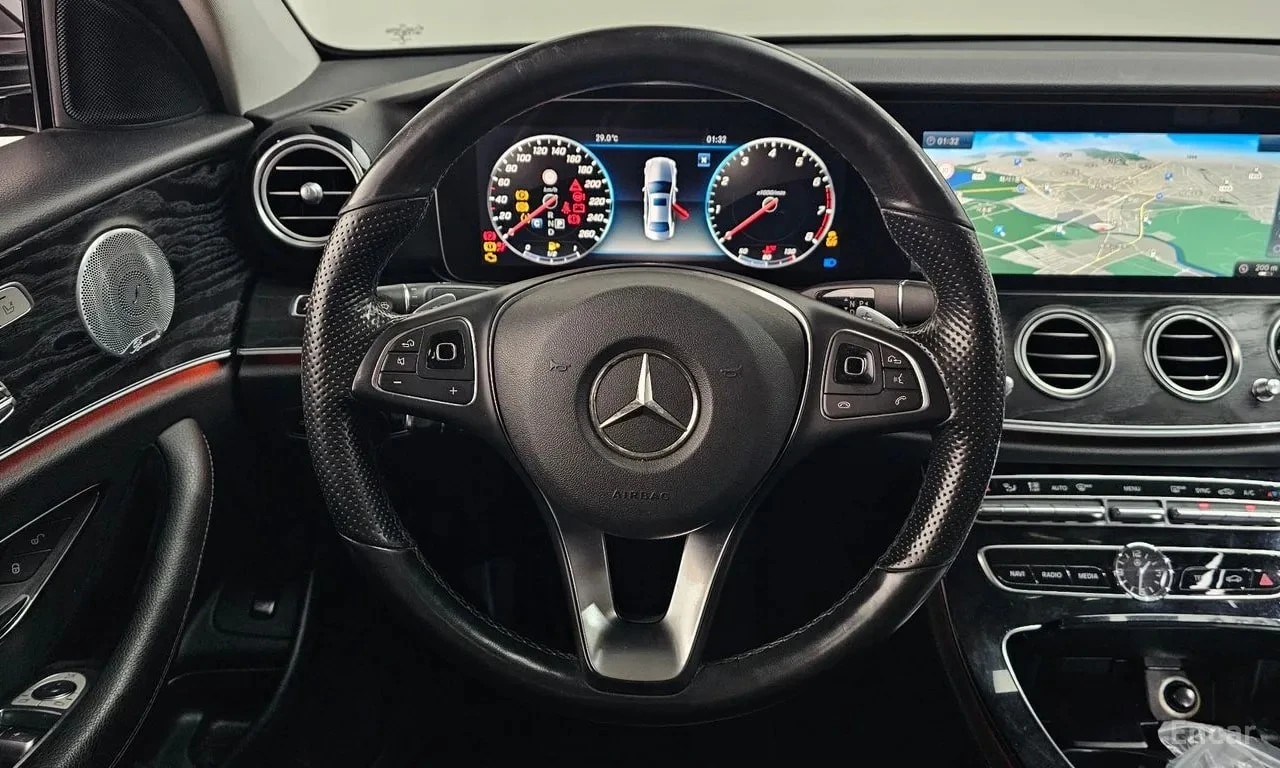Mercedes-Benz E 300 * E300 4MATIC Avnatgarde * ЦЕНА ДО БГ, снимка 13 - Автомобили и джипове - 55800875