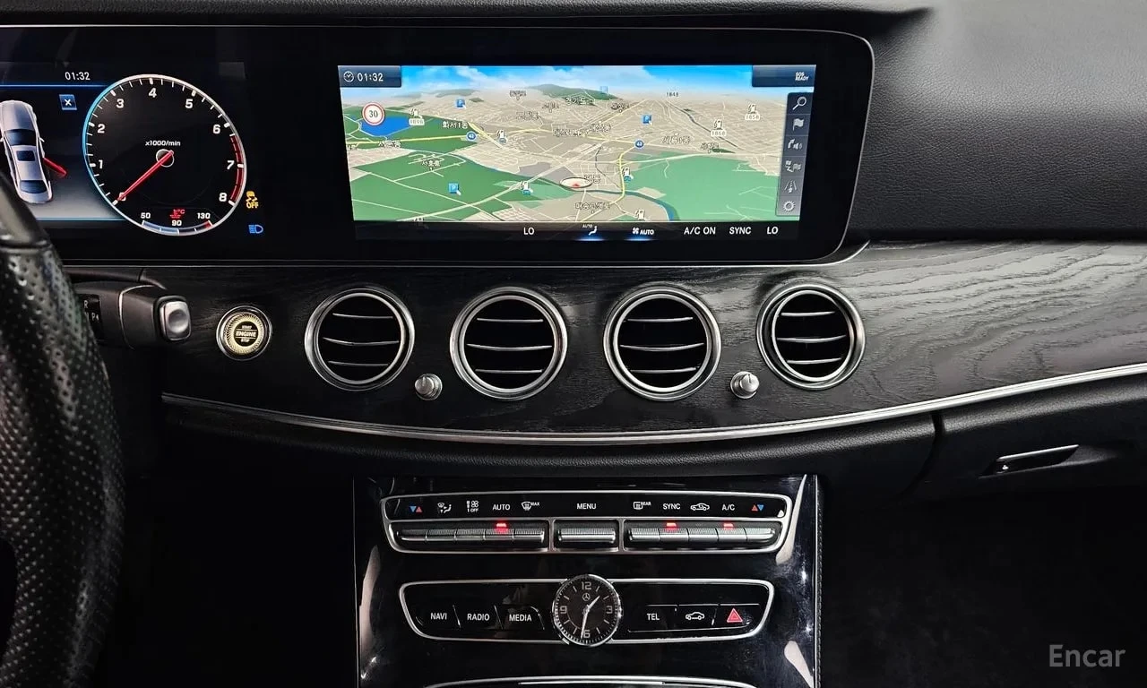 Mercedes-Benz E 300 * E300 4MATIC Avnatgarde * ЦЕНА ДО БГ, снимка 14 - Автомобили и джипове - 55800875