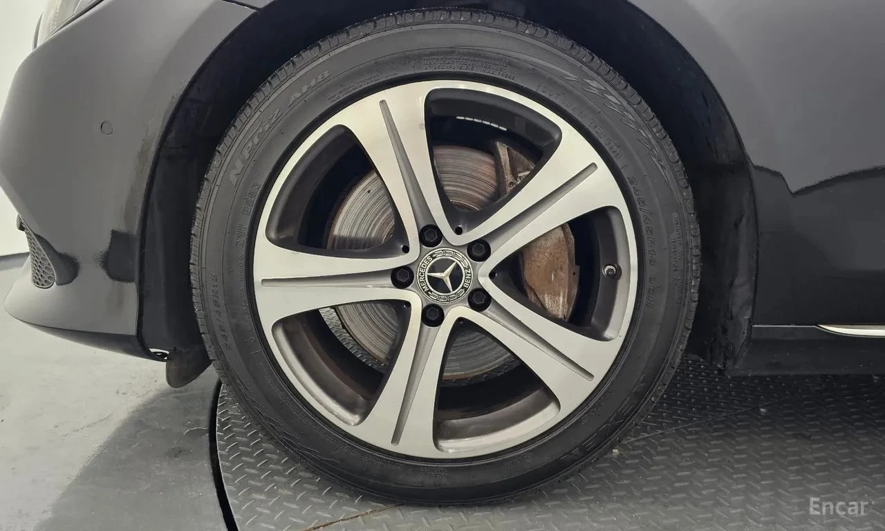 Mercedes-Benz E 300 * E300 4MATIC Avnatgarde * ЦЕНА ДО БГ, снимка 5 - Автомобили и джипове - 55800875