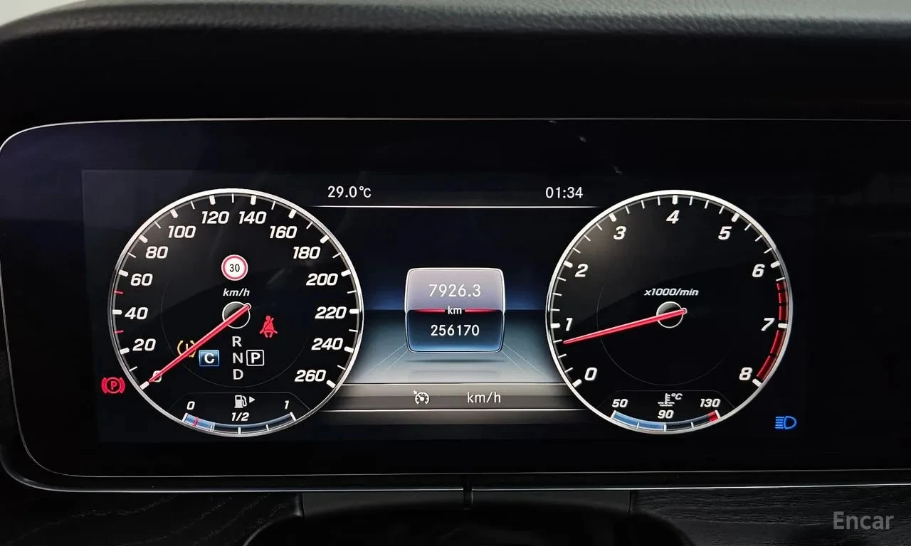 Mercedes-Benz E 300 * E300 4MATIC Avnatgarde * ЦЕНА ДО БГ, снимка 8 - Автомобили и джипове - 55800875