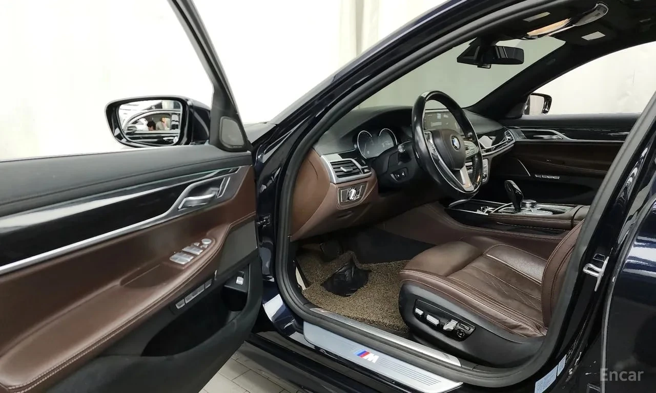 BMW 730 * 730d xDrive M Sport * ЦЕНА ДО БГ, снимка 10 - Автомобили и джипове - 55876834