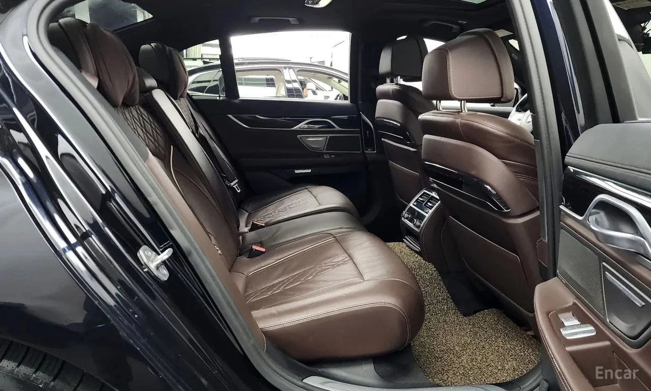 BMW 730 * 730d xDrive M Sport * ЦЕНА ДО БГ, снимка 12 - Автомобили и джипове - 55876834