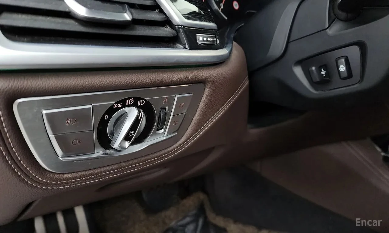 BMW 730 * 730d xDrive M Sport * ЦЕНА ДО БГ, снимка 16 - Автомобили и джипове - 55876834