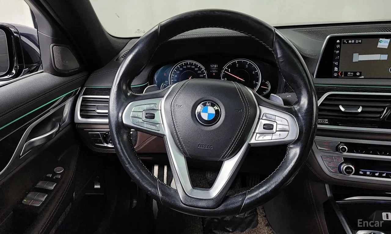 BMW 730 * 730d xDrive M Sport * ЦЕНА ДО БГ, снимка 13 - Автомобили и джипове - 55876834
