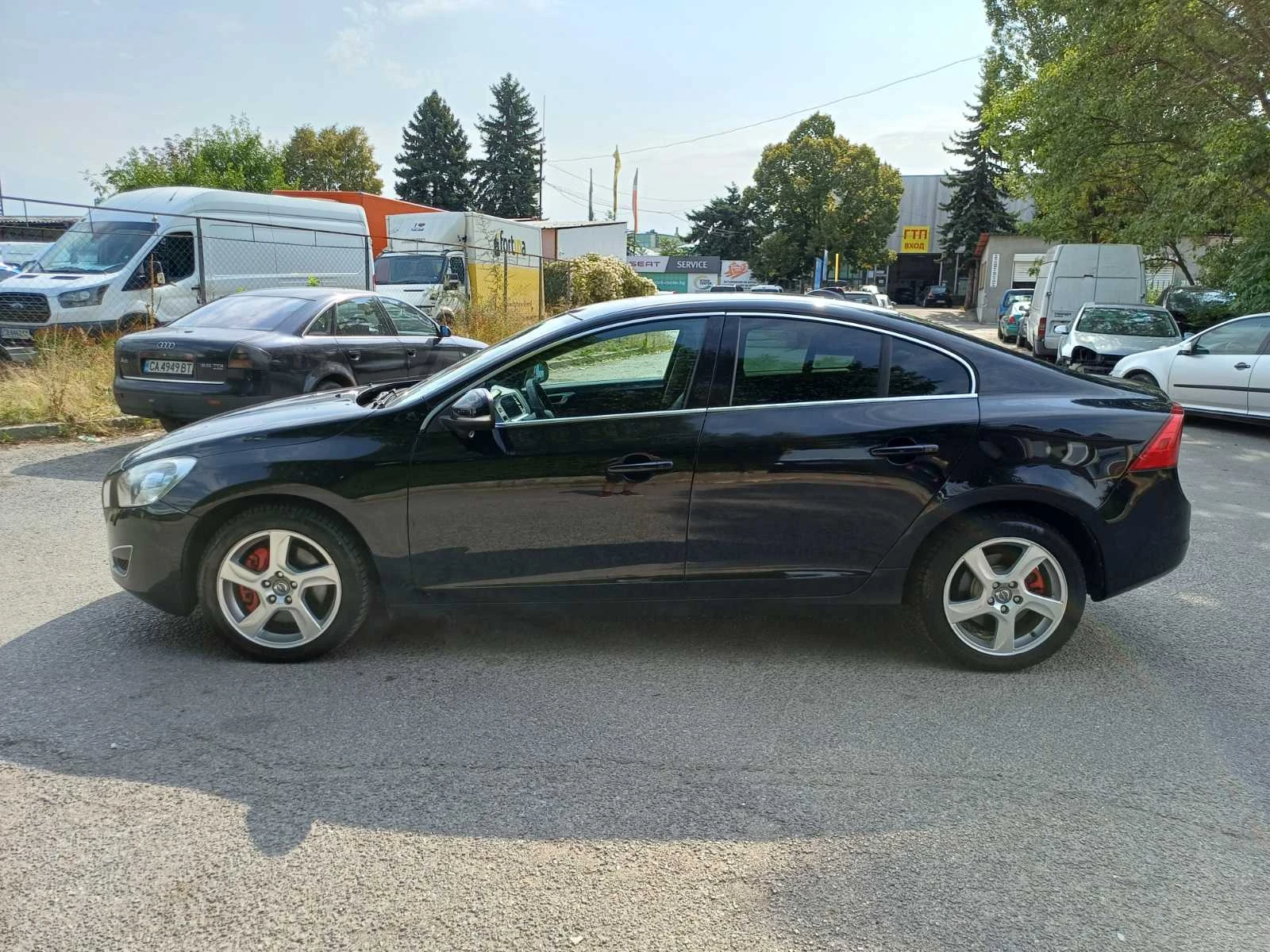 Volvo S60 2.4 D5 AWD, снимка 2 - Автомобили и джипове - 55901989