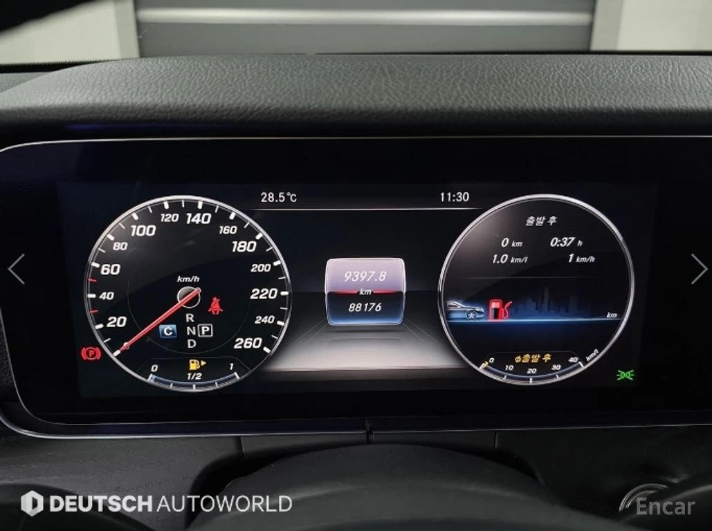 Mercedes-Benz E 300 ДИГИТАЛНО* ТАБЛО* ОБДУХВАНЕ* 360КАМЕРА* ХЕДЪП* , снимка 11 - Автомобили и джипове - 55971725