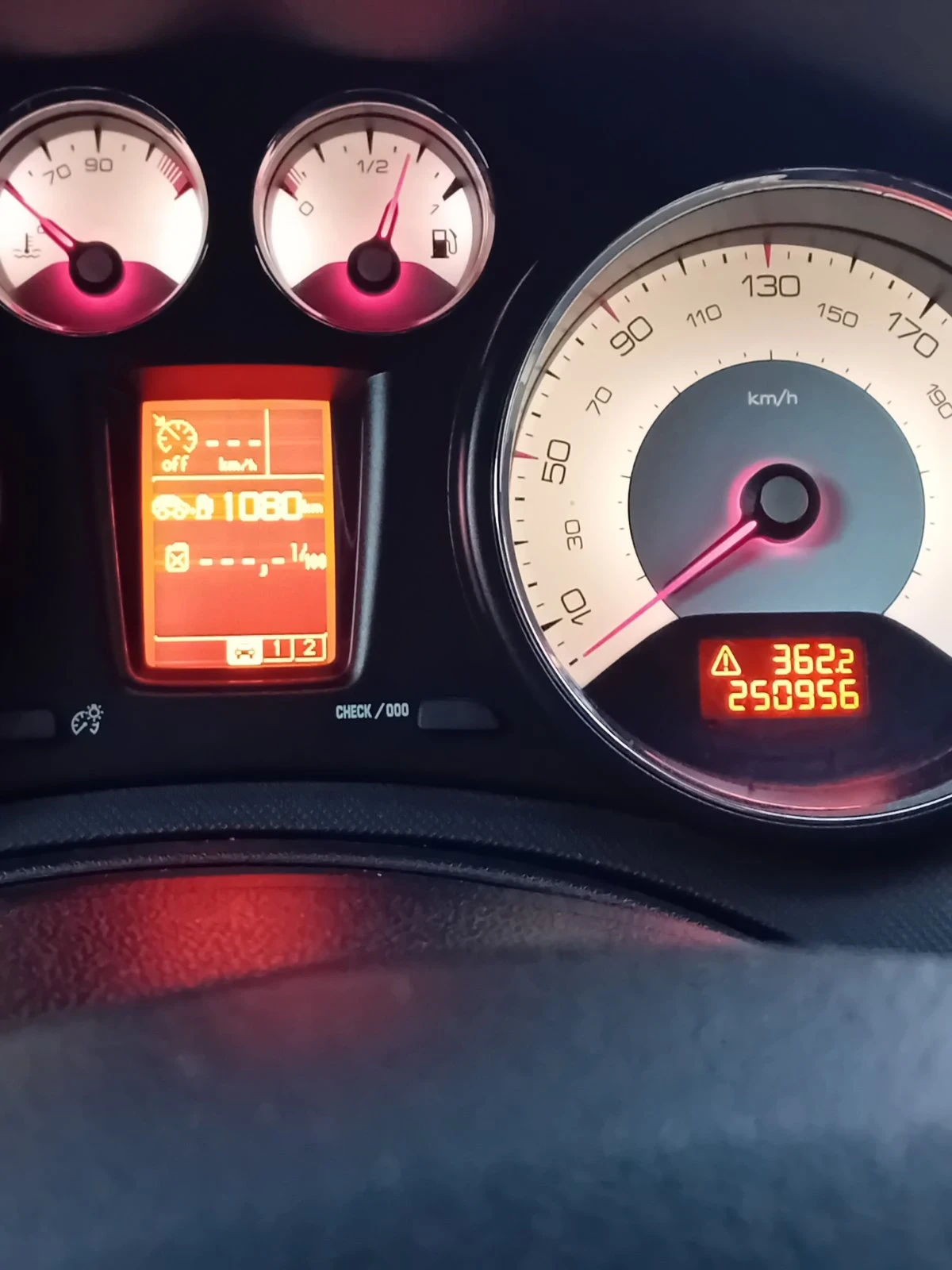 Peugeot 308, снимка 12 - Автомобили и джипове - 56584564