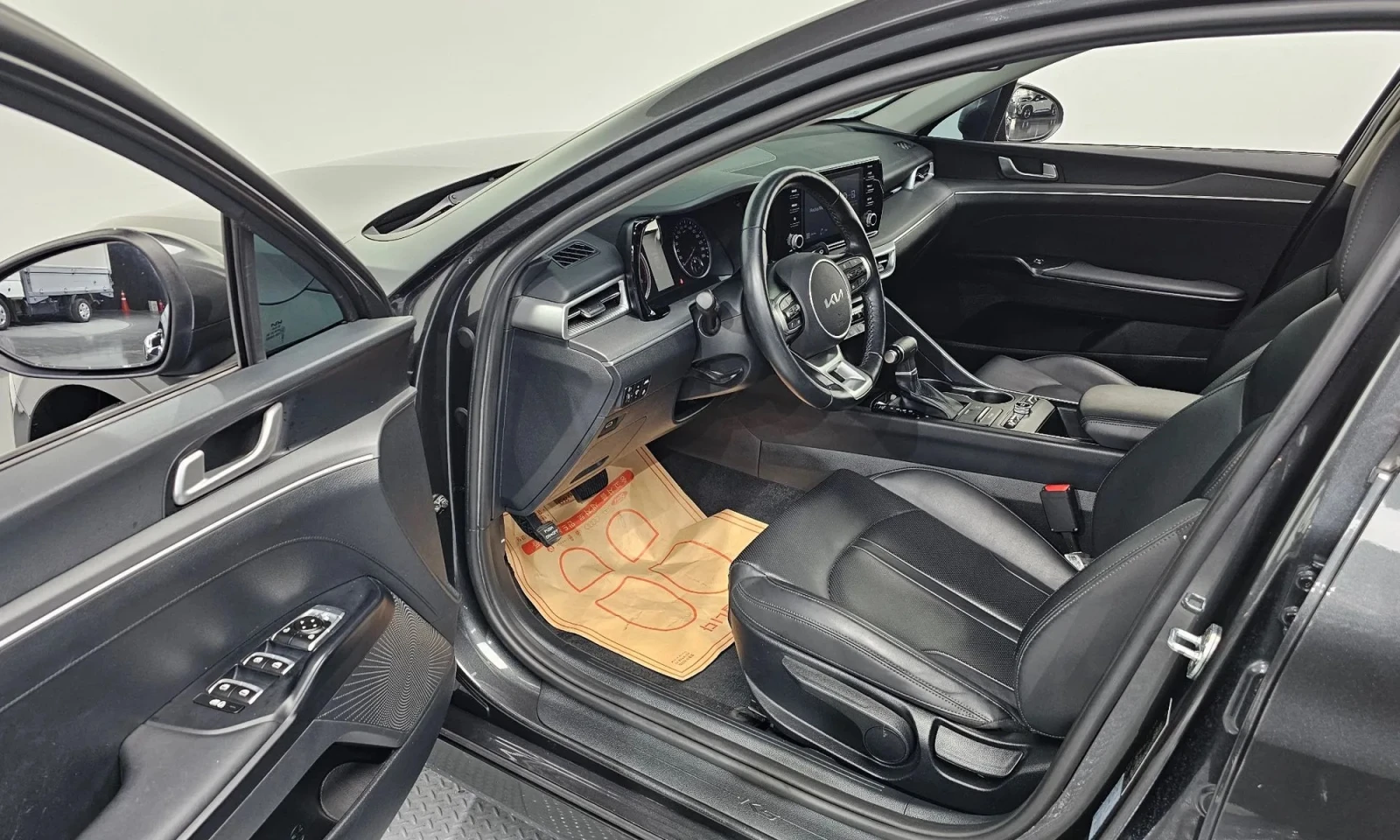 Kia K5, снимка 15 - Автомобили и джипове - 56585925