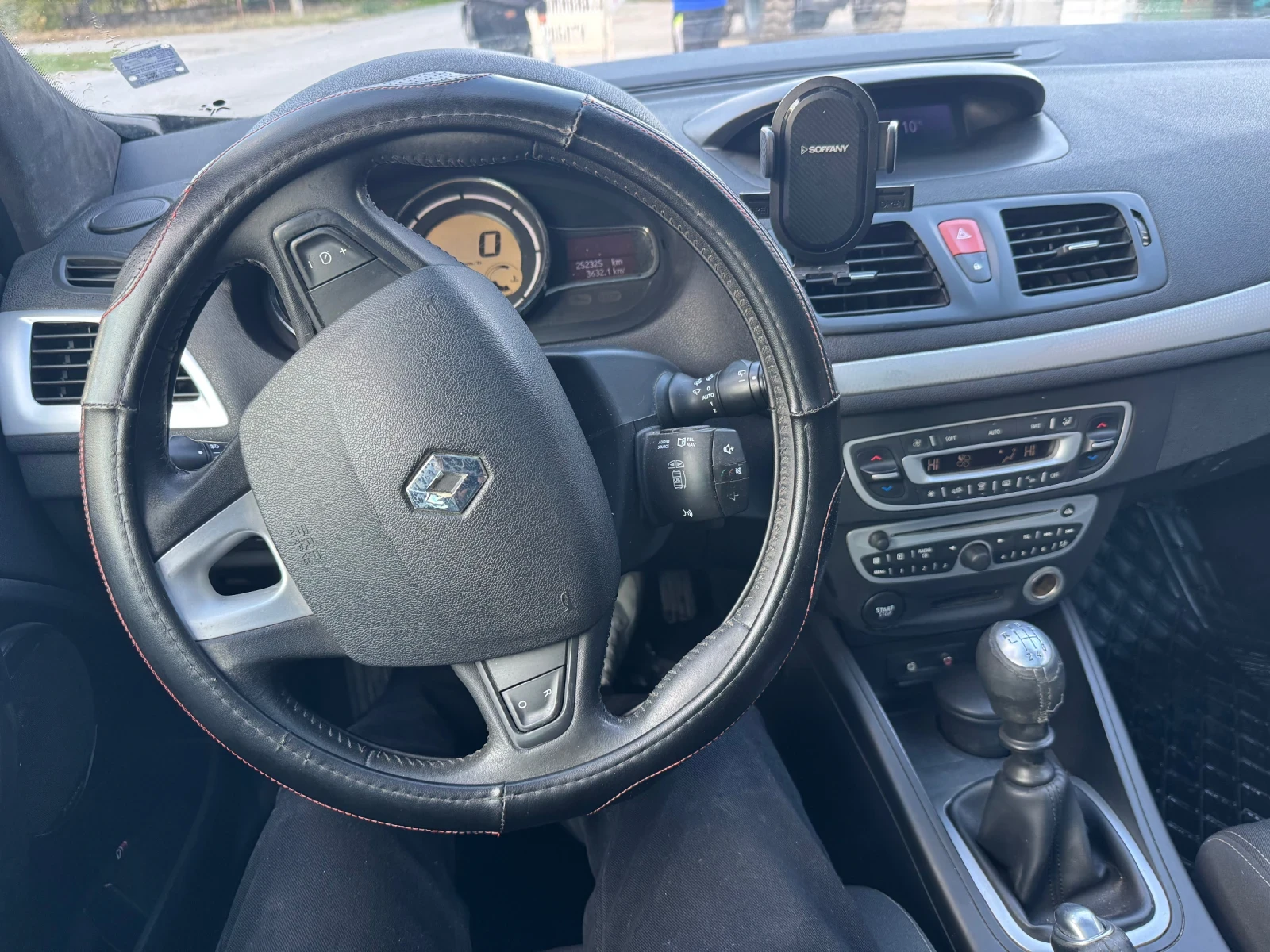 Renault Megane 1.6 бензин, снимка 7 - Автомобили и джипове - 56684382