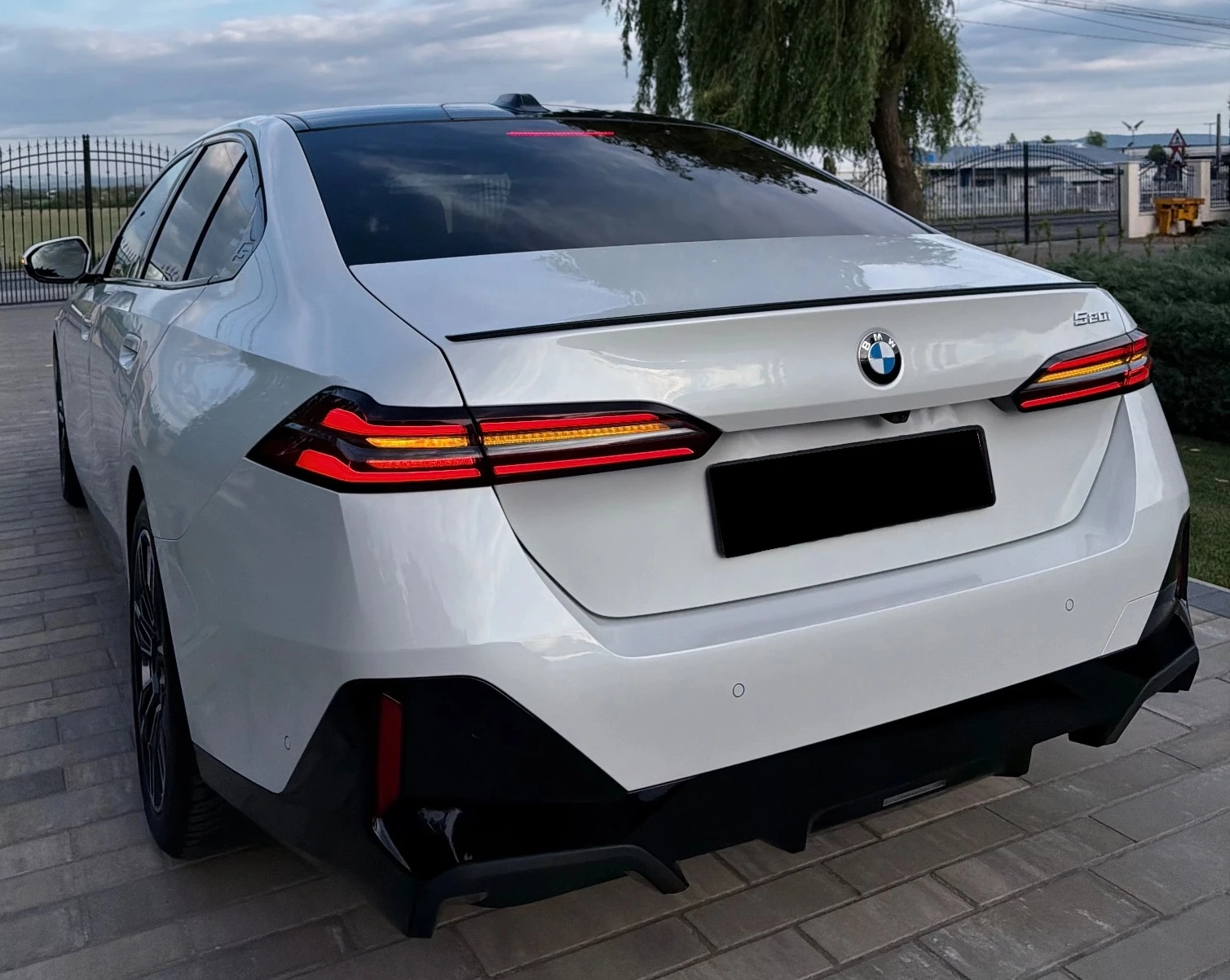 BMW 520 i M Sportpaket, снимка 3 - Автомобили и джипове - 56722028